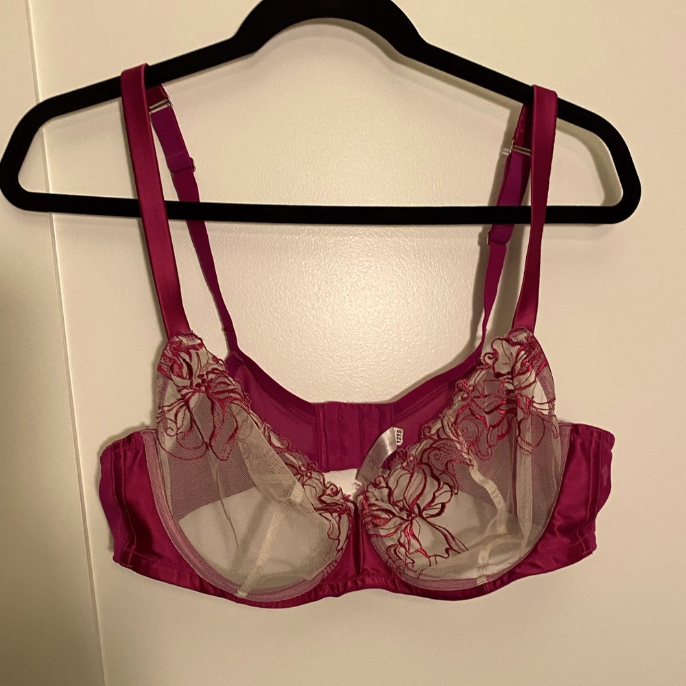 Cacique unlined magenta and white bra size 42C